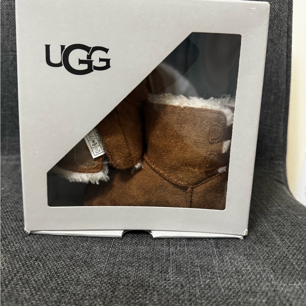 UGG Baby Bailey Bow Boots in Chestnut